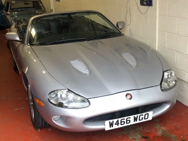 JAGUAR XKR