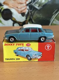 Dinky Toys 135 Triumph 2000 Saloon Car