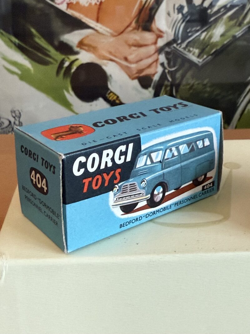 Corgi Toys 404 Bedford “Dormobile” Personnel Carrier - Image 3